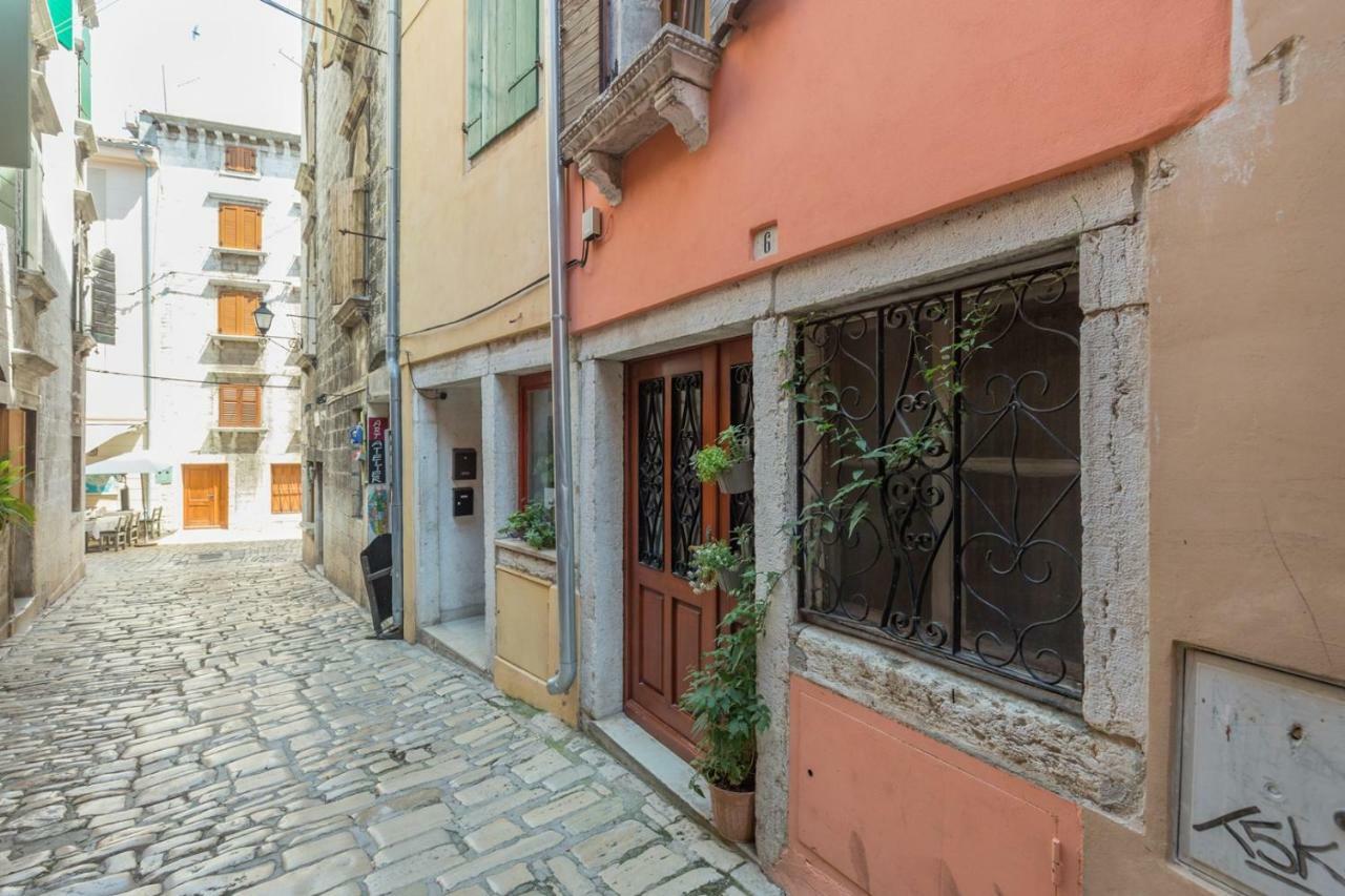 Studio Yellow Flower Rovinj Buitenkant foto